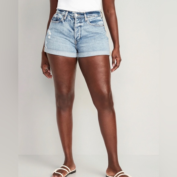 Old Navy Curvy High-Waisted OG Straight Ripped Jean Shorts 18 - Picture 2 of 6